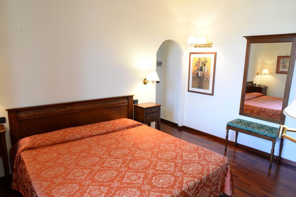 Villa Chiara Hotel Canelli Szoba fotó